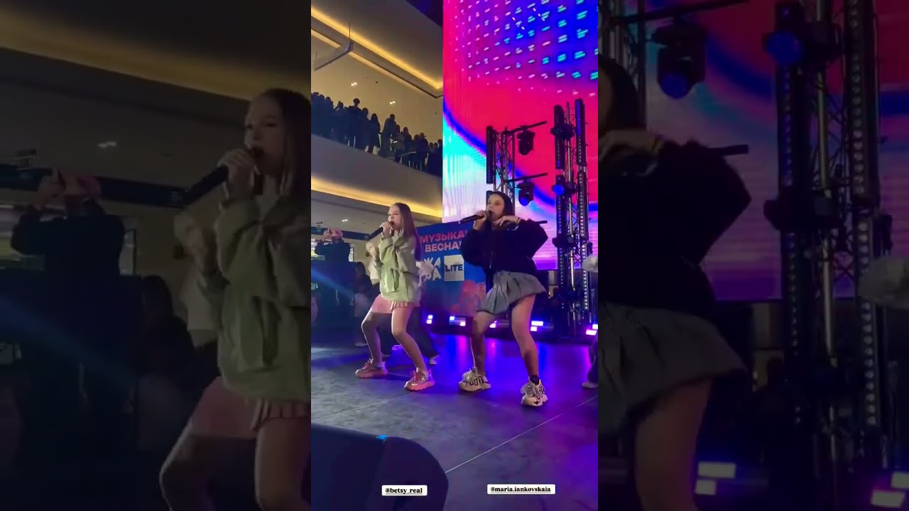 Betsy and Maria Iankovskaia on stage 