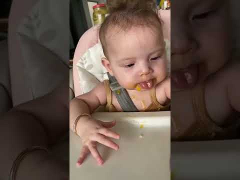 Video Nấu cháo khoai tây và bí đỏ cho Clara và Jolie - youtube