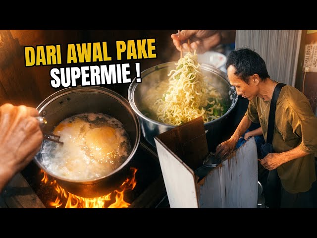 TANGANNYA CEPAT BANGET, MIE GORENG GEROBAK BIRU!