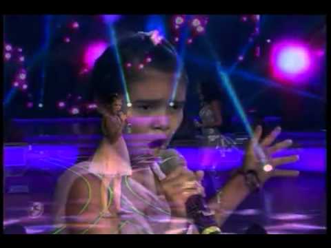 IRLANDA VALENZUELA DE PG2 Y EDITH MARQUEZ CANTANDO "MI ERROR MI FANTASIA"