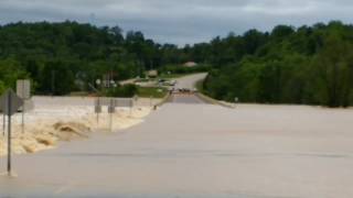 Current River bridge flooding in Doniphan, Missouri 5/1/2017