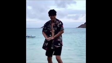 Just him and his little dance🔥✨#taehyung #tae #taehyungedit #btsv #btsshorts #btsedits #dance #edits