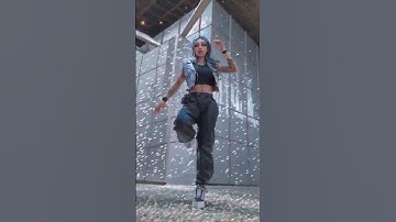 Stable fun/Dance video #shorts #hybrid #stablediffusion #deforumstablediffusion #ai #aiart #deforum