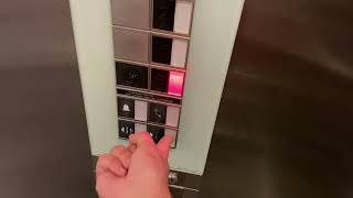 Schindler 3300 traction elevator @ Macy’s Men’s (The Fashion Show)
