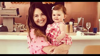 ✅  Pregnant Lacey Turner bakes Christmas cookies with mini-me daughter Dusty