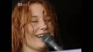 Tori Amos - Raspberry Swirl / Professional Widow (Live at Glastonbury Festival 1998) [1080p Upscale]