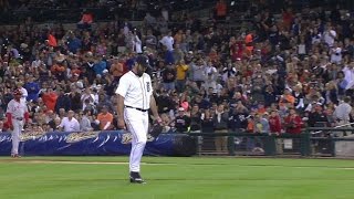 LAA@DET: Verlander fans Pujols, keeps no-no alive