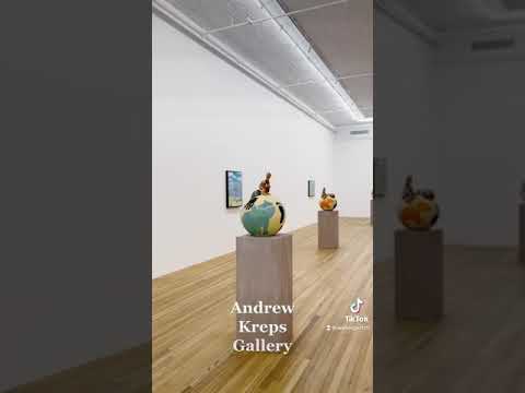 Wideo: Silne i bezradne kobiety na obrazach Aarona Nagela