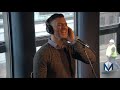 Capture de la vidéo Ben Sharkey Performs Live On Behind The Mic
