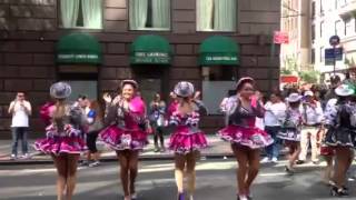 Mexican Girls Dancing