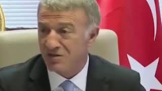 Ahmet Ağaoğlu Raconu Kesi̇yor Resimi