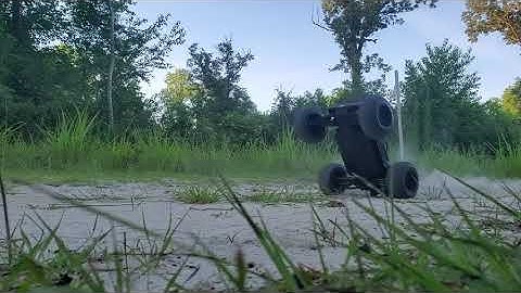 Arrma NOTORIOUS 6S V5 standing flip on loose sand