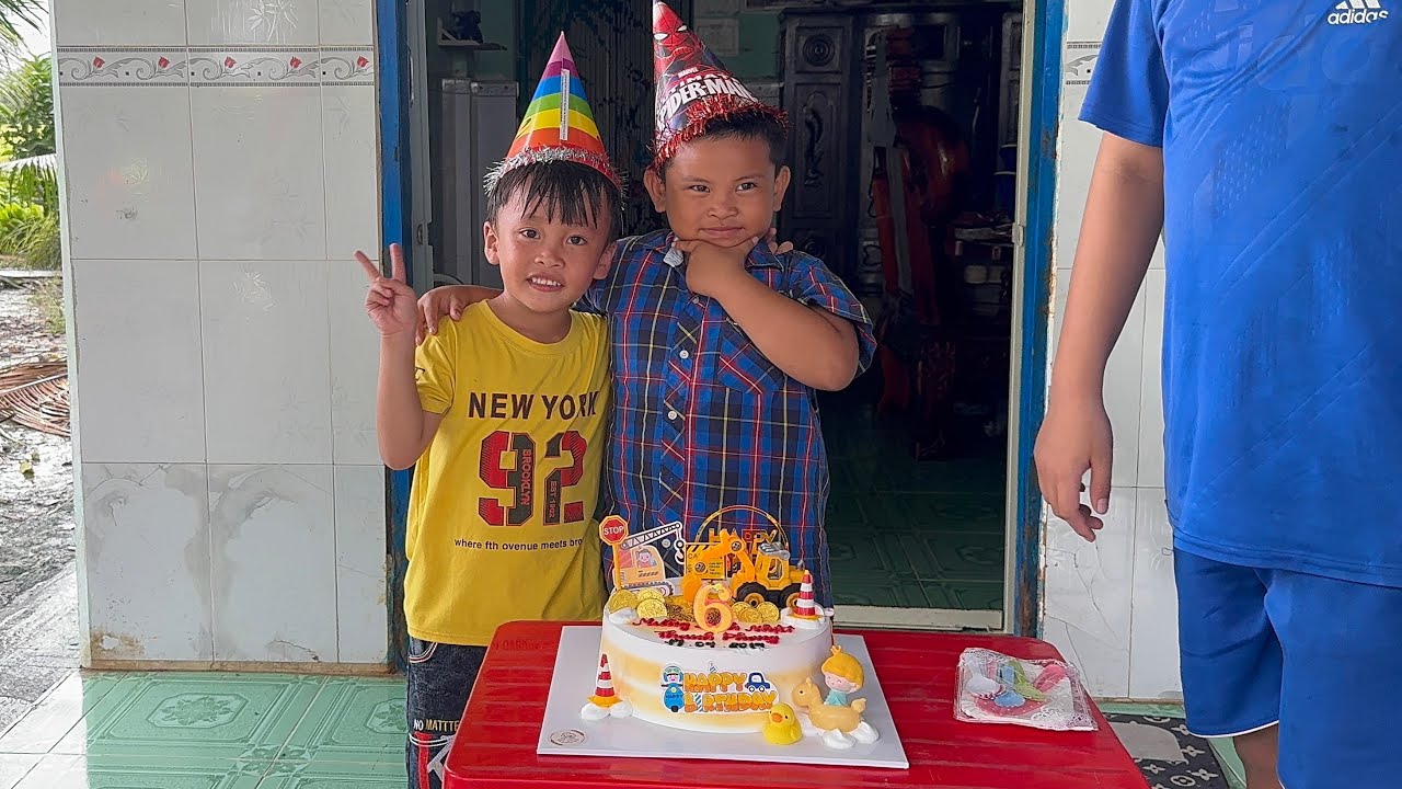 Chuột Đi Ăn Sinh Nhật Của Sôcôla Mà Bị Mất Mưa #ngocdieuvlog #chuotdiansinhnhat