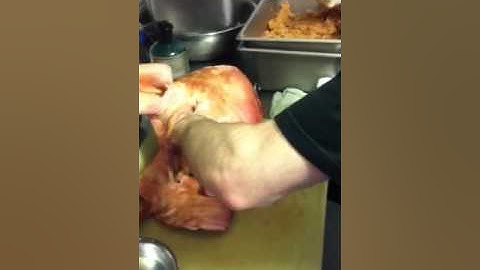 Deboning pig head @CHARCUT