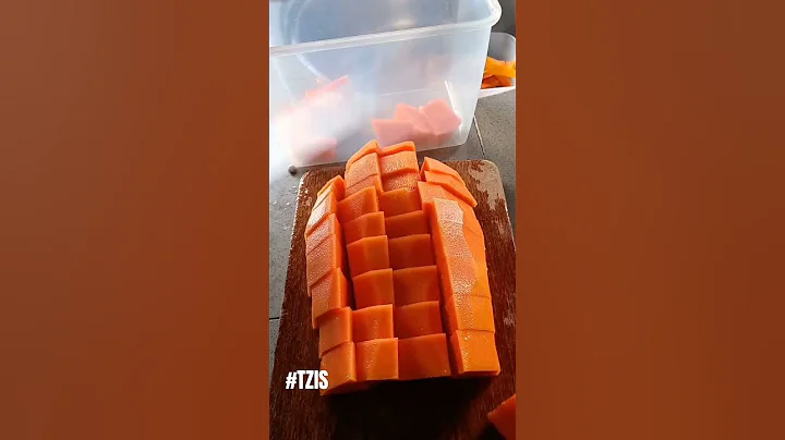 #asmr #cuttingskills #sweet #delicious #healthy #papaya #fruit #satisfying #relaxing #shorts