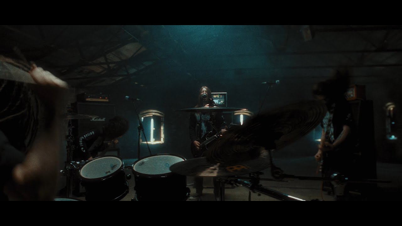 Devils Henchmen - Grimace (Official Music Video) adlı videoyu YouTube'da izle Devils Henchmen - Grimace (Official Music Video) adlı videoyu YouTube'da izle