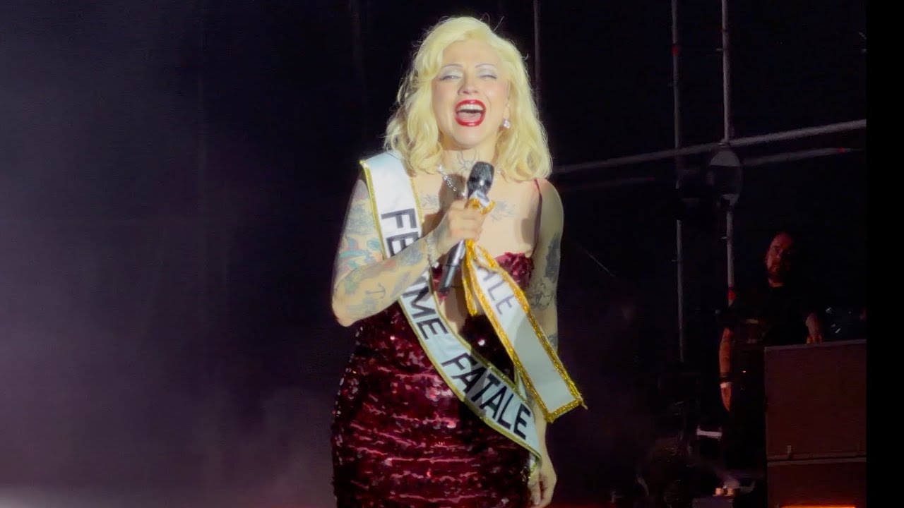 Mon Laferte - Tu Falta de Querer (En Vivo / Carnaval de Veracruz 2026) Femme Fatale Tour