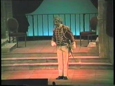 1986-11-09-BERGA...  TEATRO DONIZETTI- IL GIOVED G...