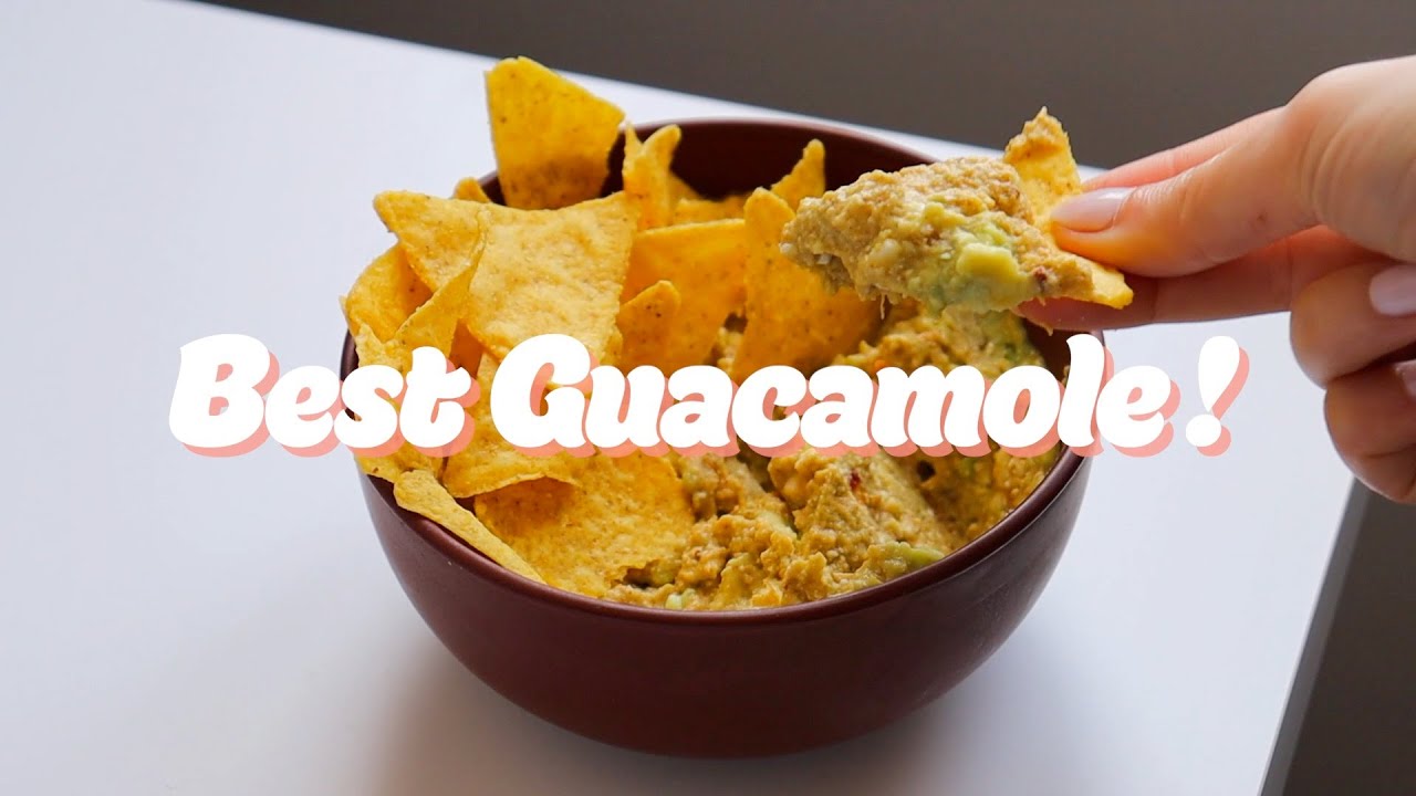 BEST GUACAMOLE RECIPE!! So easy and delicious with less than 5