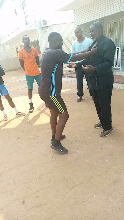 Stage des agents Omega Sécurité Lbv dirigé par le Me Massassi Gaston (4)