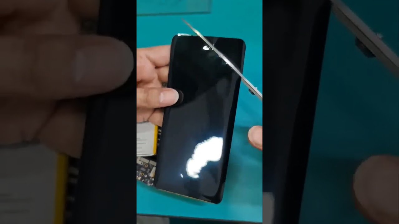 OnePlus Display cutting 