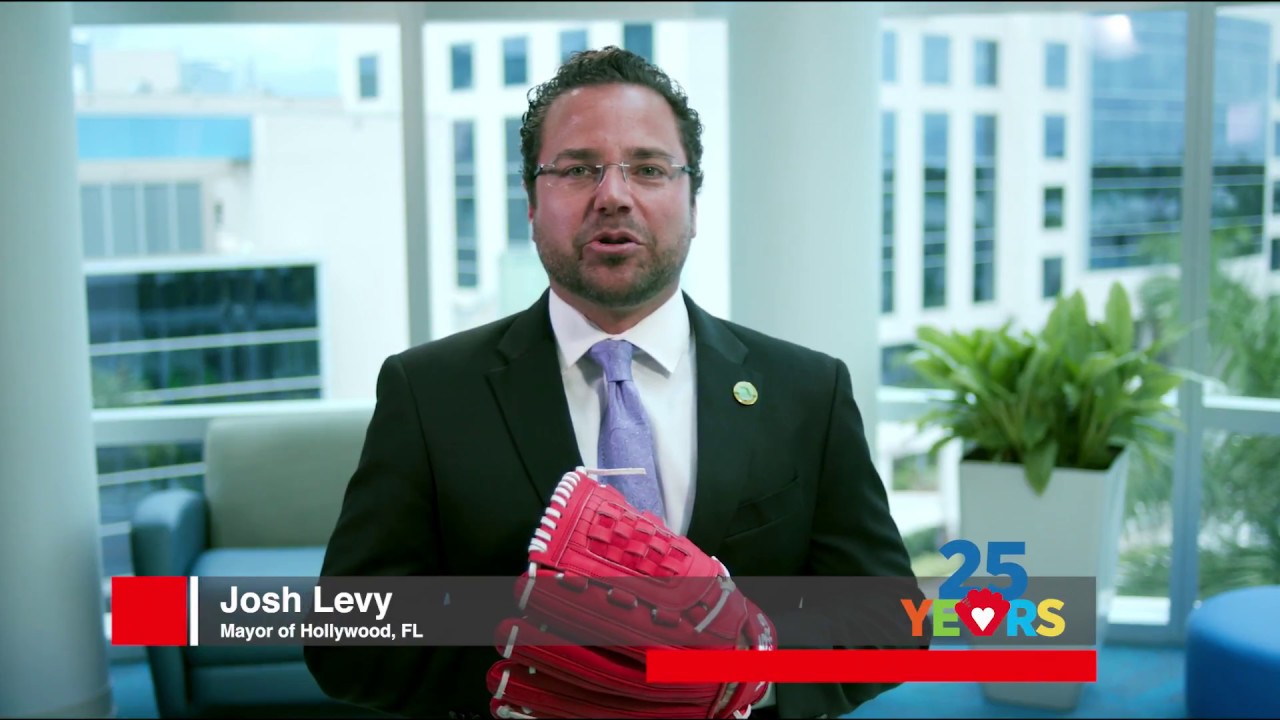Red Glove Salute: Mayors Josh Levy, Frank Ortis, Daniel Stermer and Judy  Paul - YouTube