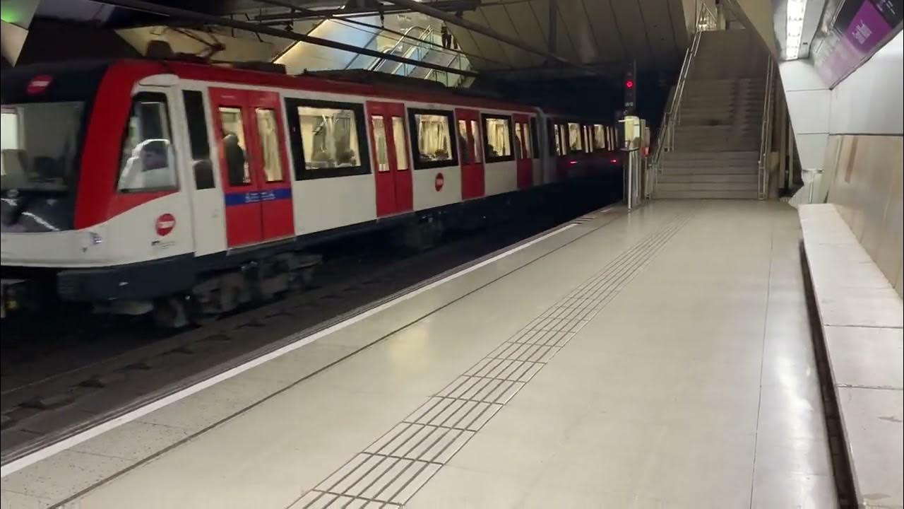 Barcelona Metro: S9000's at Sant Martí - YouTube