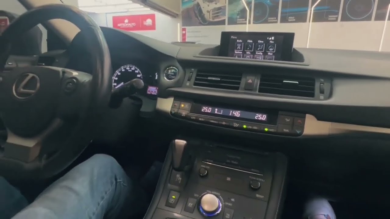 Lexus CT200h - Apple CarPlay e Android Auto + Câmera Traseira