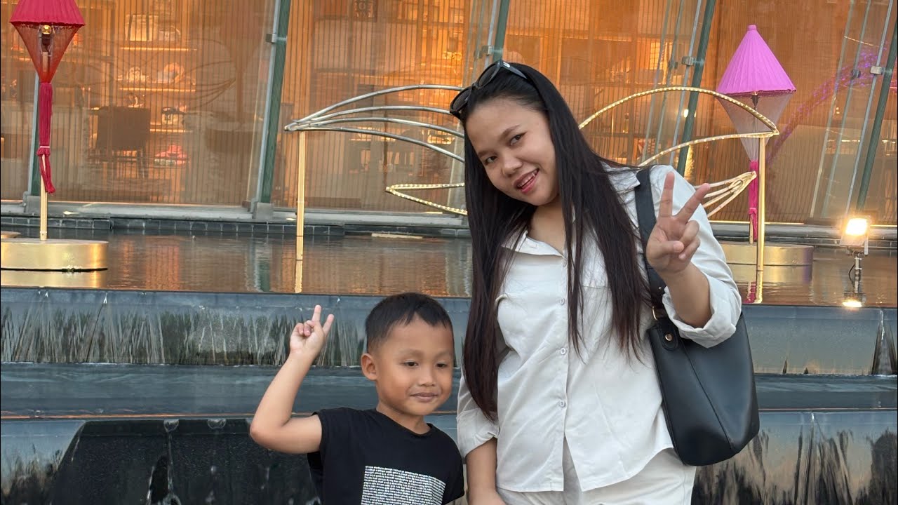 พาลูกชายเที่ยวกรุงเทพงามคักเนาะ#บ่าวลาวต่างแดน #แรงงานลาวในไทย ย้องไอคิว#สาวลาวเที่ยวไทย 