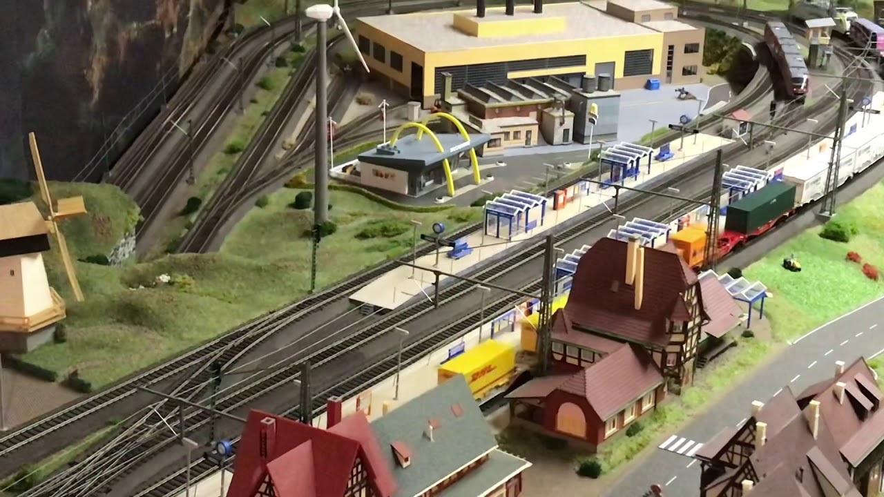 Roco Br 185 und Br 186 von Captrain mit Gaskessel- und Containerzug