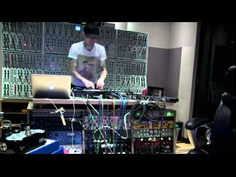 Deadmau5 Live Set Setup From The Studio 14 04 05 Youtube