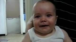 Video Lucu dan Gokil   Bayi Menangis Sambil Tertawa