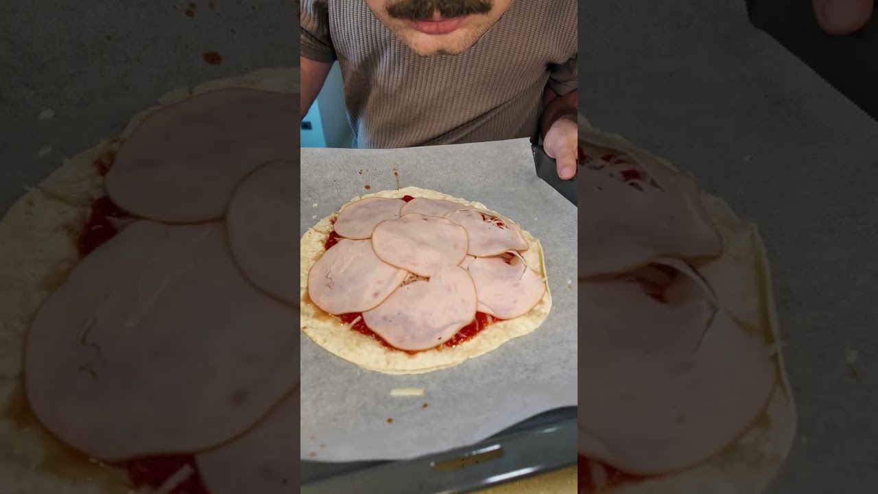 Dünyanın 💯 En Kolay 5 Dakikada Pizza Tarifi! 🍕 😋 #fityemek #yemektarifleri #kolaytarifler #shorts