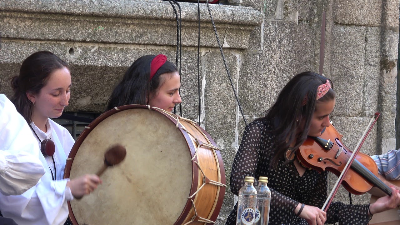 2019.11 Xullo. Carballesa, carballesa, quen a soubera bailar.... De Ninghures. Casa das Crechas