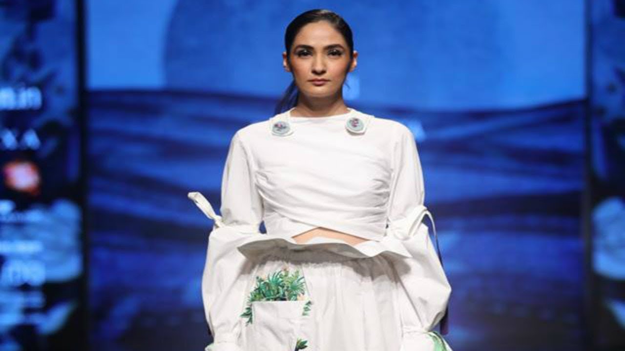 Diksha Khanna | Fall/Winter 2018/19 | Amazon India Fashion Week