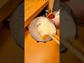まさに神技!黄身を割らずに超高速メレンゲを泡立てる職人女将🐤#japanesefood