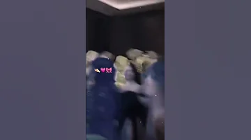 وبخصرك لما تموجي مثل الطفل 