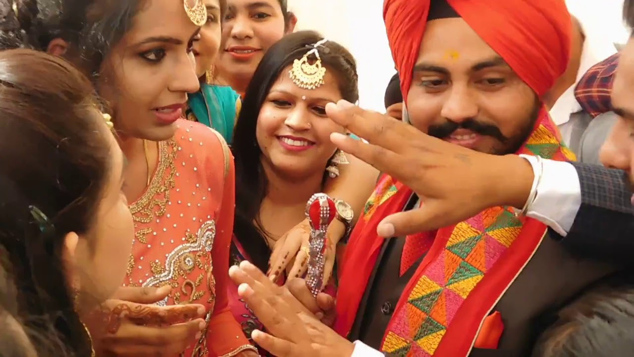 Jutti Chupai PAISE DO JEEJA JITraditional Game  Chandigarh Punjabi Wedding