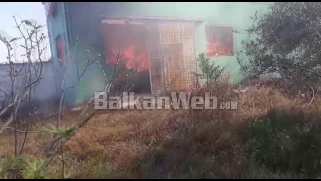 Zjarr masiv në një magazinë në Zharrëz, rrezikohet fabrika