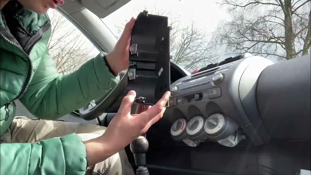 Как снять магнитолу honda shuttle Замена снятие магнитолы радио Хонда Джаз - YouTube