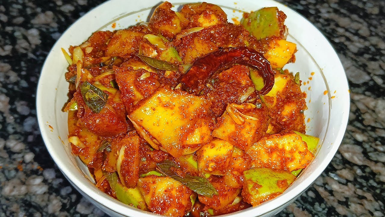 Kachche Aam ka Achar | South Indian Raw Mango Pickle | Desi Style Aam Achar | कच्चे आम का अचार |