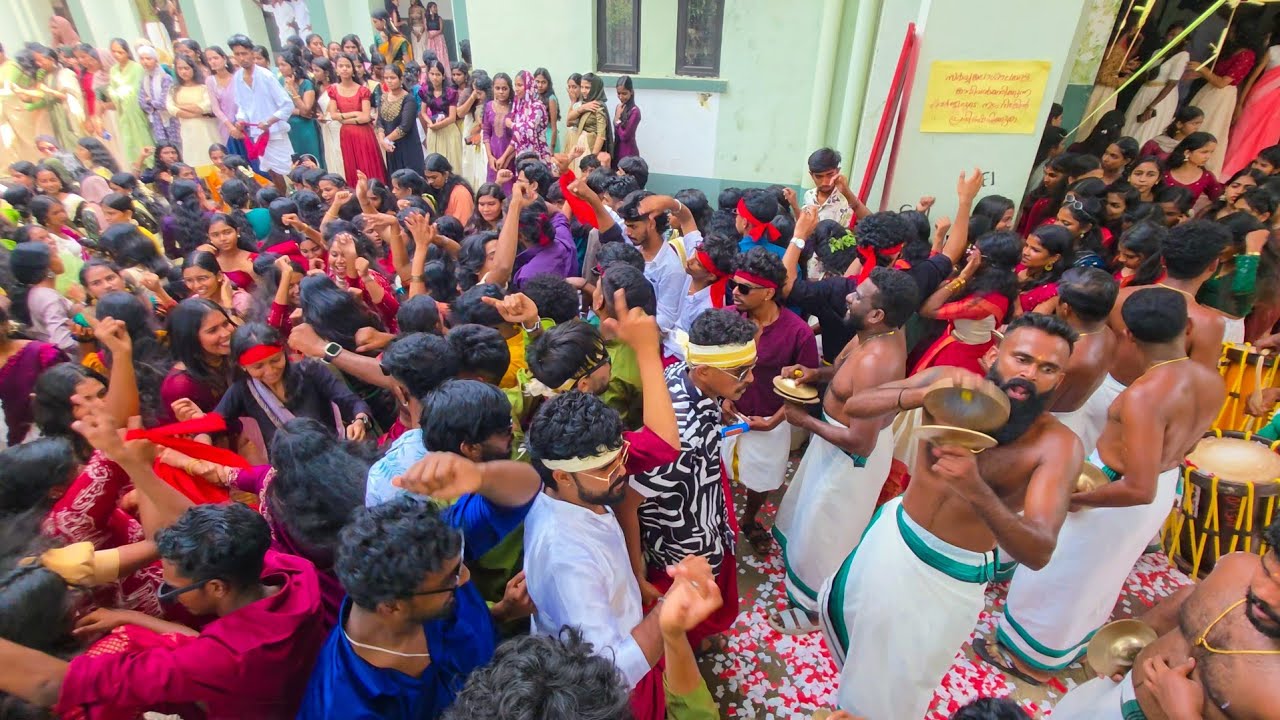 Seniors melam| Onam celebration@ sreekrishna college guruvayoor | Shinkarimelam musicband kerala 🥁🎺