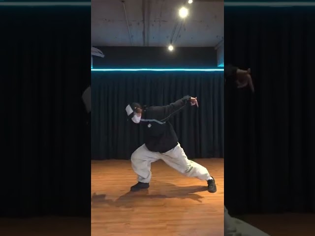 翊寧 - 影片的風格為Choreo（自編排舞）