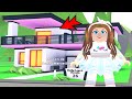 Je dcore mon nouveau manoir de clbrit dans adopt me roblox  shasha gaming