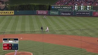 ARI@LAA: Owings leaps to snare liner from Freese