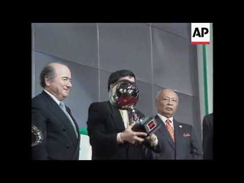 Khodadad Azizi 1996 خداداد عزیزی بهترین بازیکن سال فوتبال آسیا 