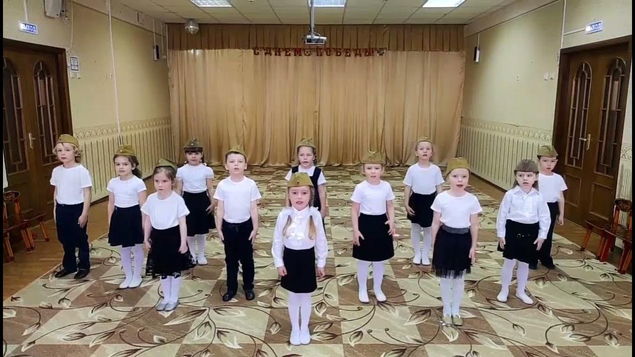 Музыкальный руководитель в детском саду. Фон музыкальный детский для афиши. Детский сад клюковка архангельск. Стих про садик. Детский шумовой оркестр.