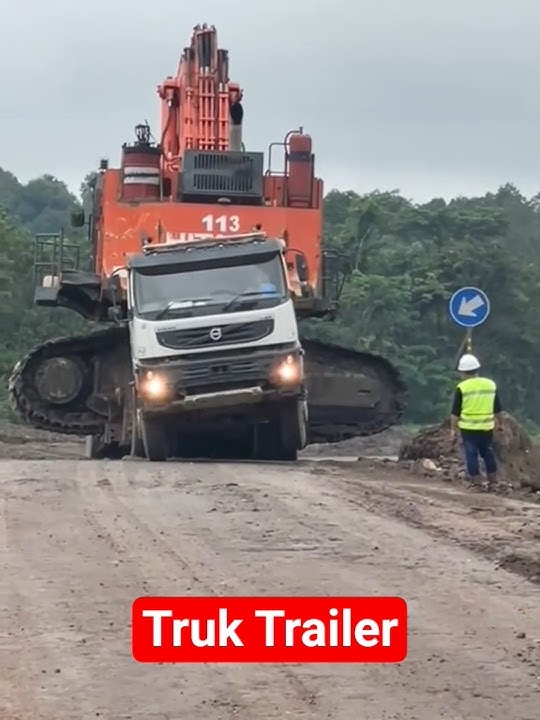 Truk Trailer Bawa Excavator Jumbo#short #shorts #viralvideo #trending #herichannel #animasimobiltruk