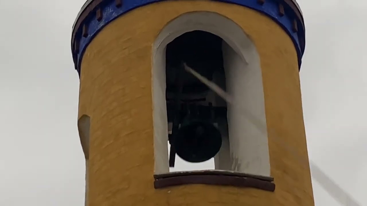 Klokketårnet i Nordby ringer Kl. 16.00 / The bell tower of Nordby rings 16.00 (4PM)