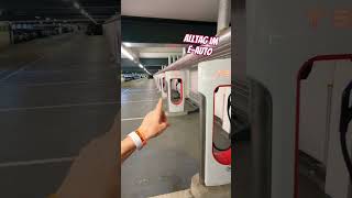 Keiner lädt hier! TESLA SC Berlin Gleisdreieck...bald mehr E-Autos?